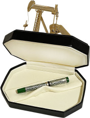 Ручка роллер в коробке с нефтяной качалкой Laban